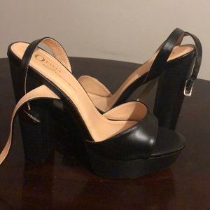 Stylish chunky heel size 7.5